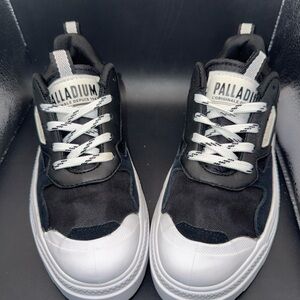 Size 6.5 - Palladium Pallakix 90 Low Black White Sneaker,  76425-002-M, No Box